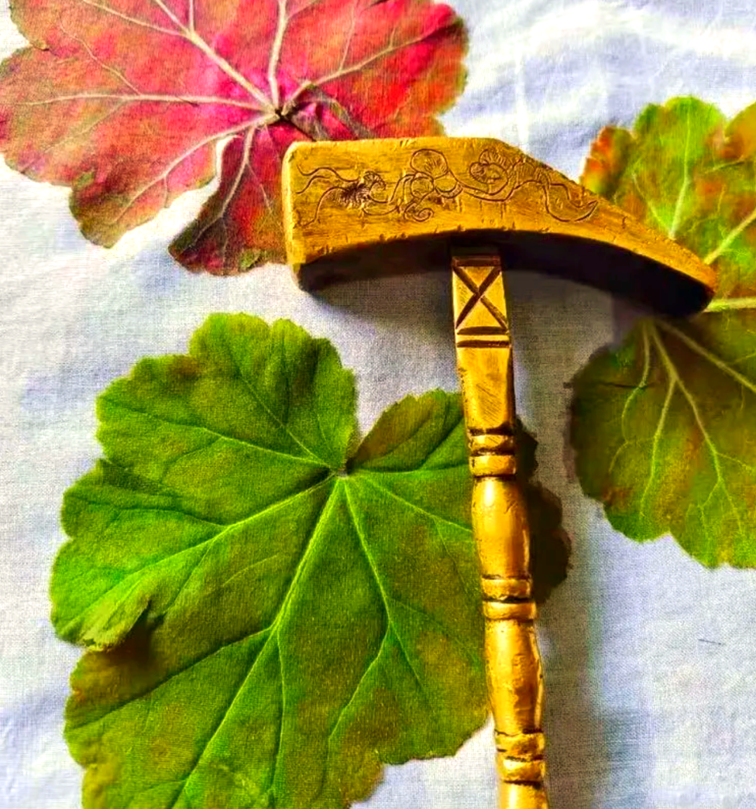 捶草印花:布上的植物印记,展现自然之美
