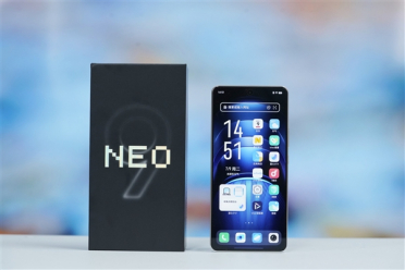 骁龙8 Gen3双芯战神！iQOO Neo9S Pro+星曜白图赏