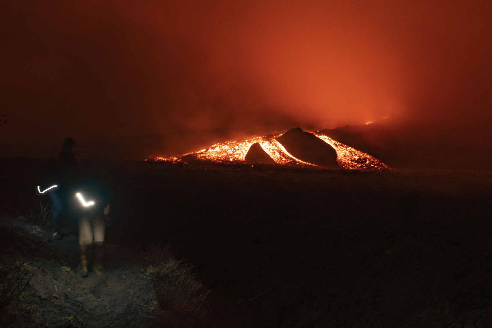 (3)危地马拉帕卡亚火山持续喷发