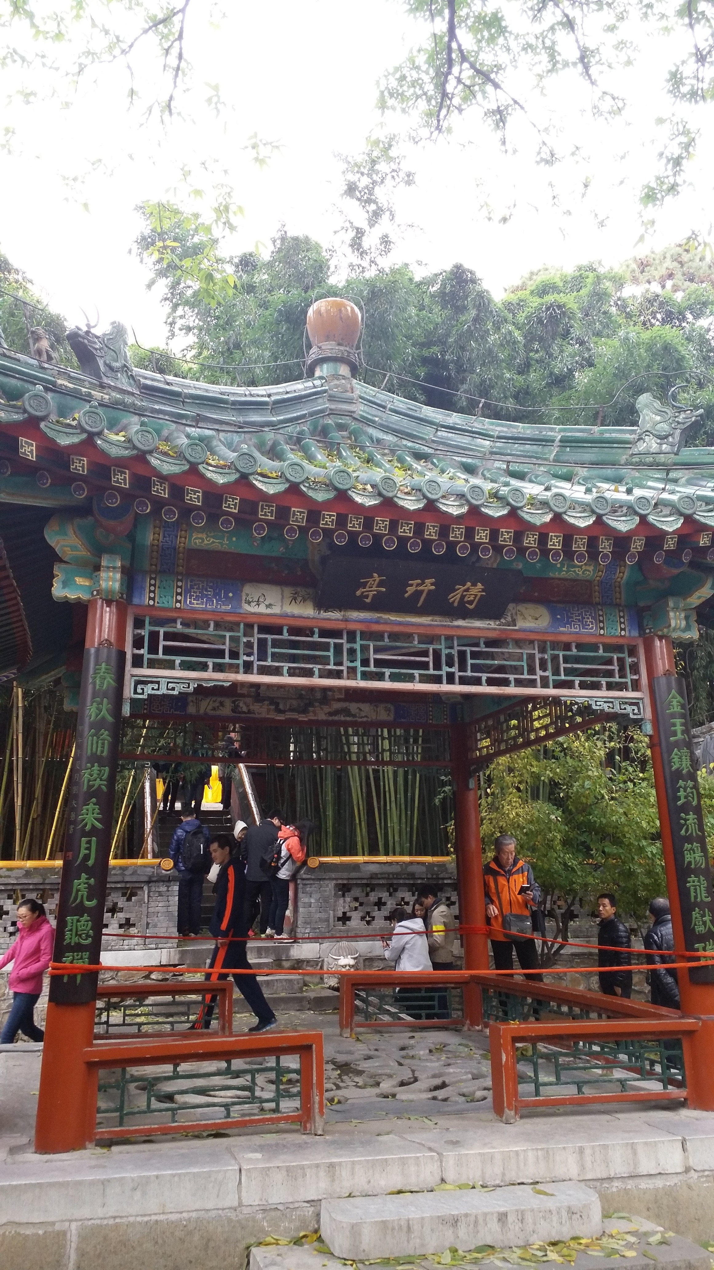 金秋的潭柘寺,这座皇家寺院更显千年古刹的独特魅力