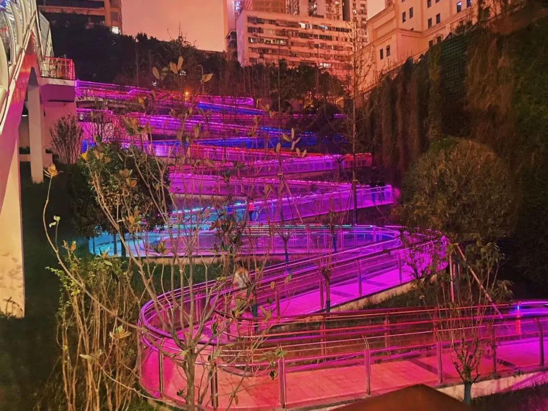 十八梯 彩虹步道 画廊,重庆这些地方超美