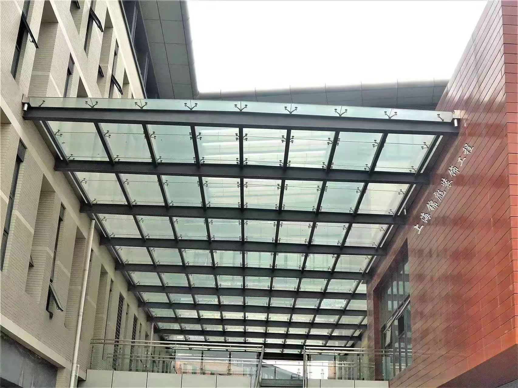 天津钢结构车棚,彩钢板车棚的优势