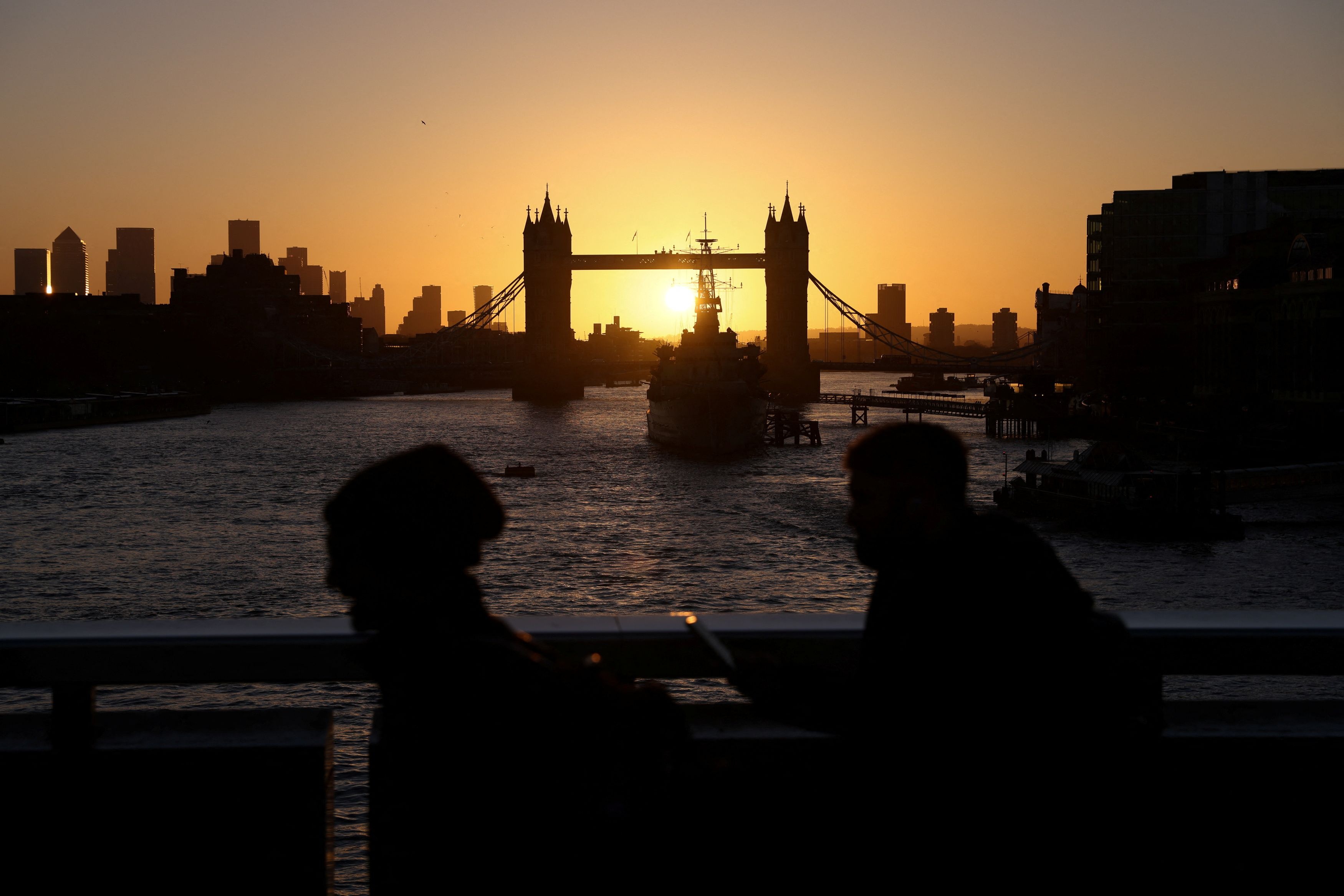 (外代一线)伦敦日出