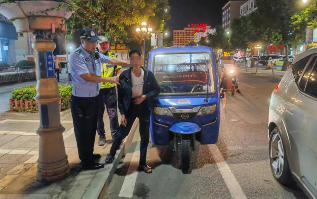 依托路长制勤务机制,在辖区开展夜查酒驾醉驾等交通违法整治行动