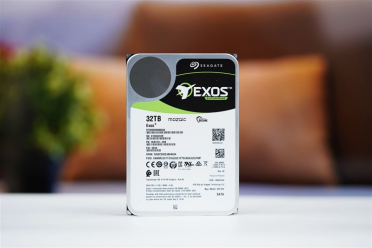 希捷银河Exos 32TB评测：机械硬盘巅峰！容量速度可靠性都无可挑剔
