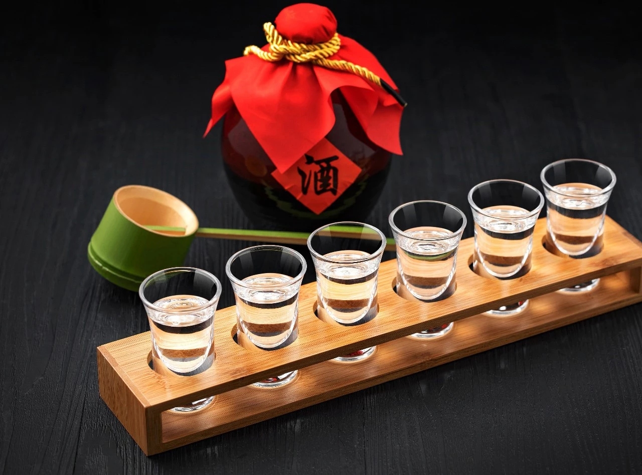 纯粮酒都带苦?但为何大厂白酒比散酒更不易苦,外加甜蜜素了?