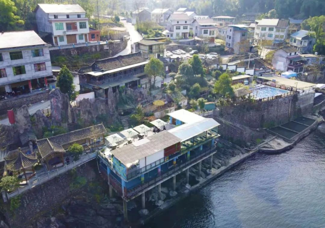 山间觅温泉·入夜洗尘埃︱热水塘温泉山庄等你来!