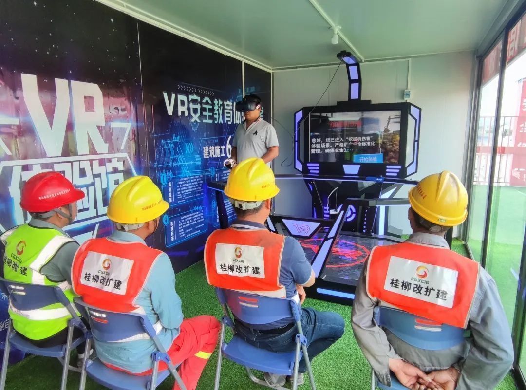 广西首座全长扩建隧道 桂柳四标大端隧道扩建左洞贯通