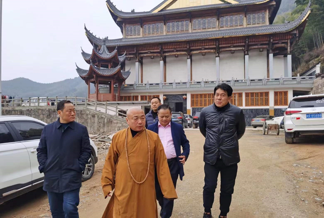 九华山平坦寺释广济图片