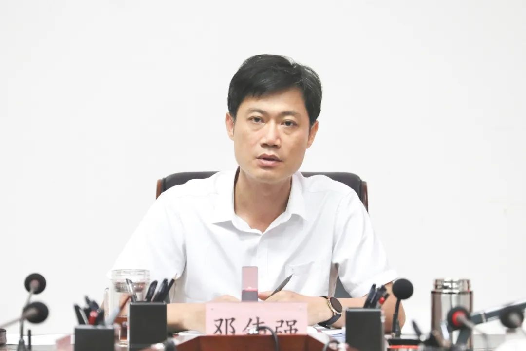 邓伟强:扬长避短走好农业产业发展道路 做大做强优势特色农业产业