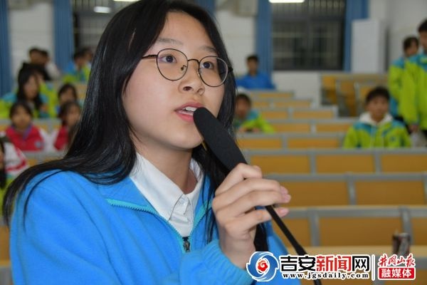 吉水二中举行"章乐之约"唱歌比赛活动