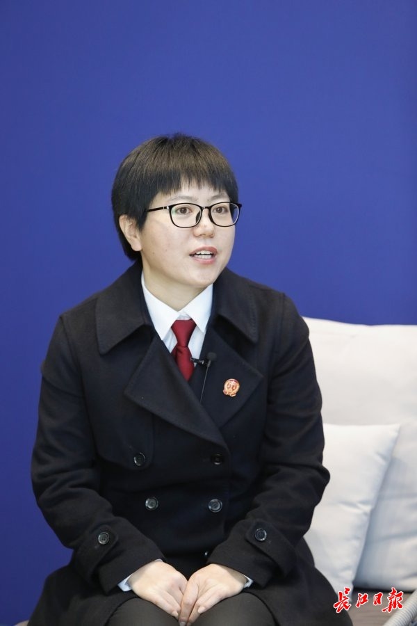 夫妻离婚,公公给的28万元算赠与还是借款,闹到了法院|法官孙娇做客"