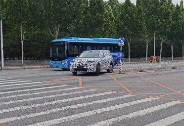 魏牌旗舰全尺寸SUV细节曝光：空悬+后轮转向 掉头丝滑非常