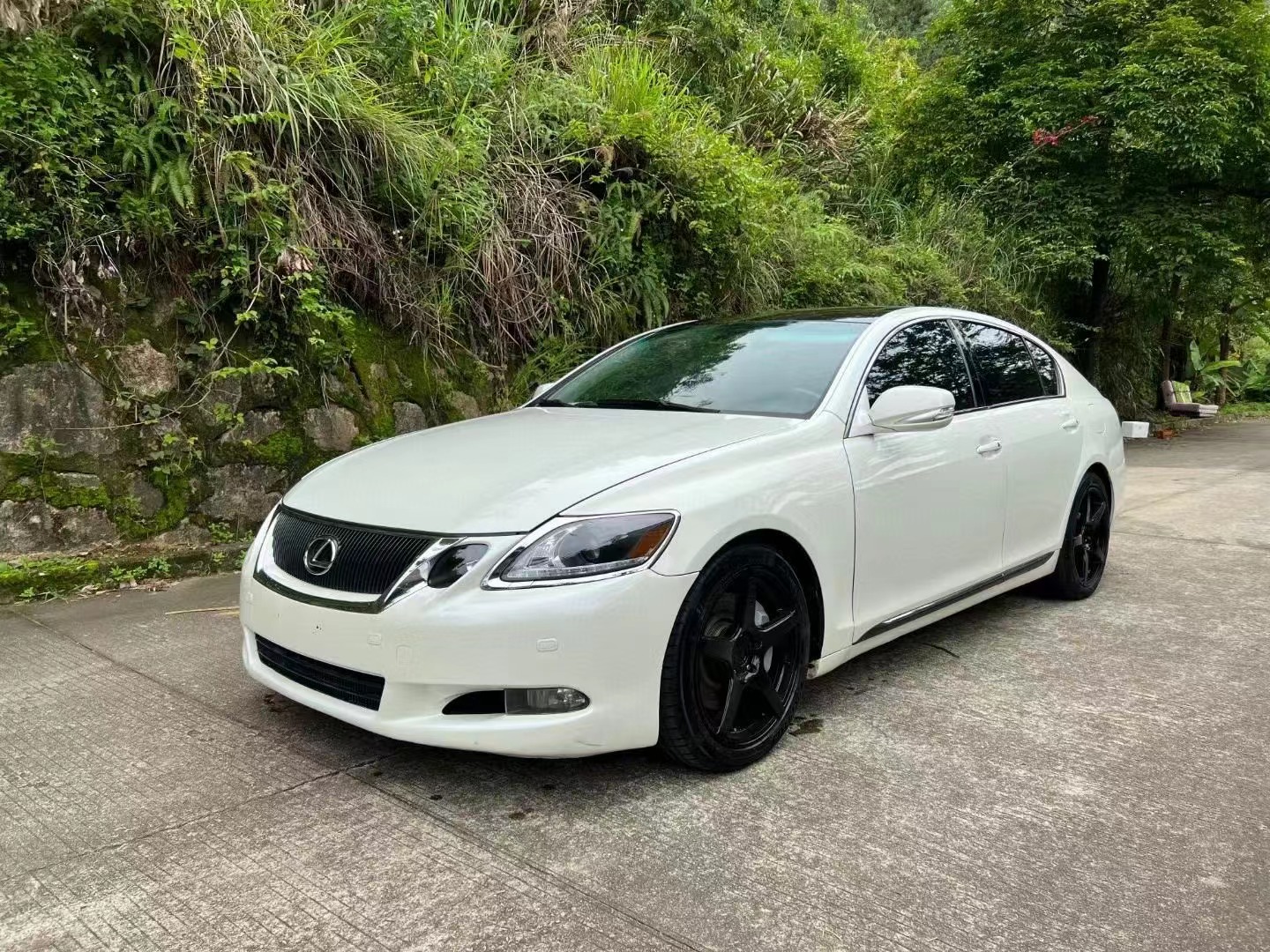 12年雷克萨斯gs460仅售11.8万,温柔儒雅,展现绅士风范