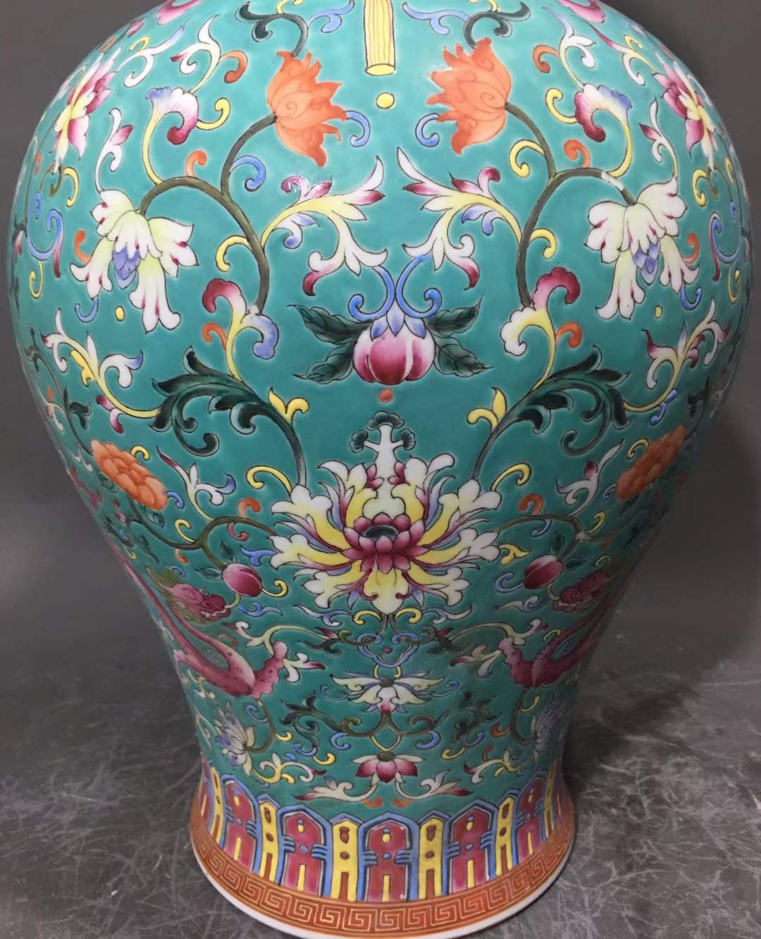 珐琅彩西番莲花福寿纹如意翻口赏瓶-大清嘉庆年制「旧藏」高55cm