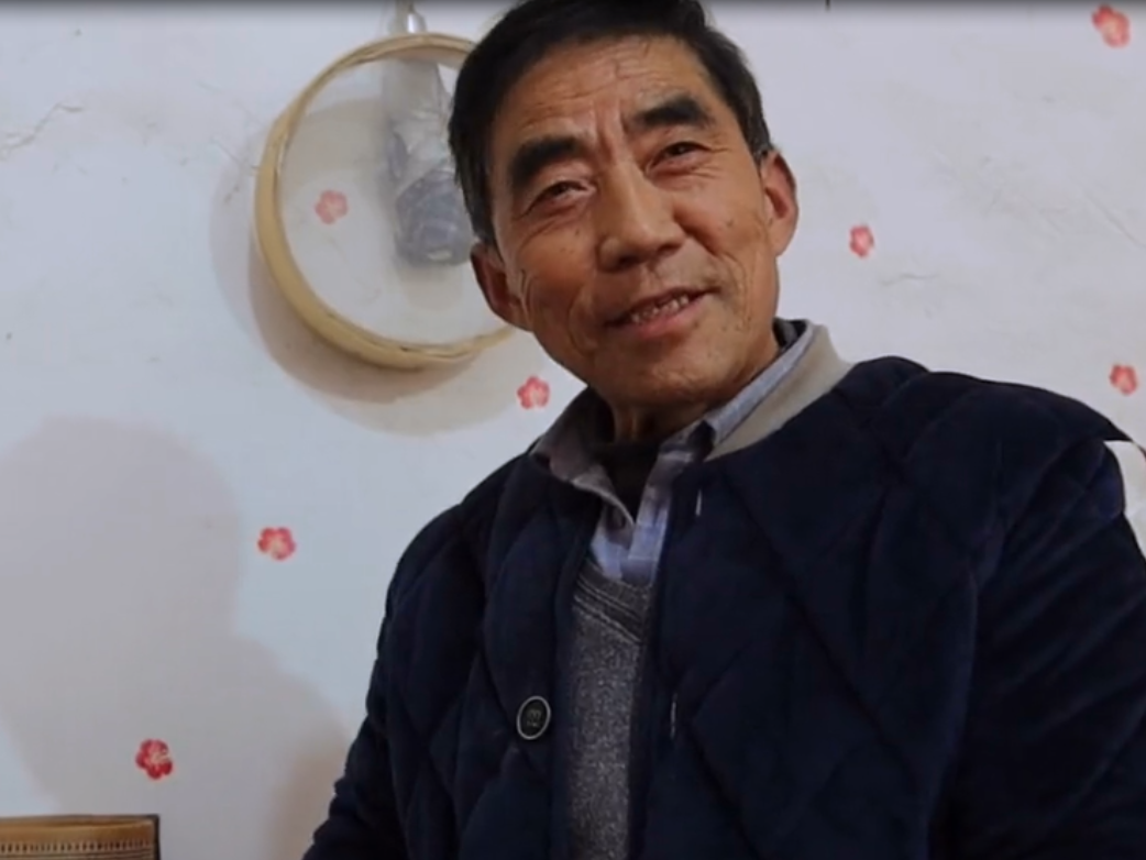 麦小登老爸拍变装视频,从老农民到大网红,让人羡慕!
