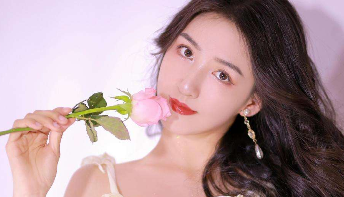 优雅少女脸是什么脸型