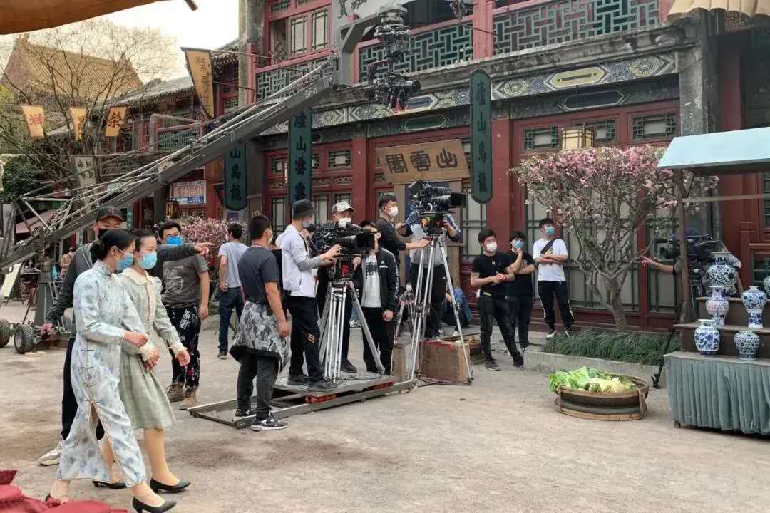 600多位明星失业,香港为什么没有"天价片酬"?