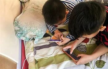 孩子总是玩手机,青少年模式真的管用吗?(建议收藏)