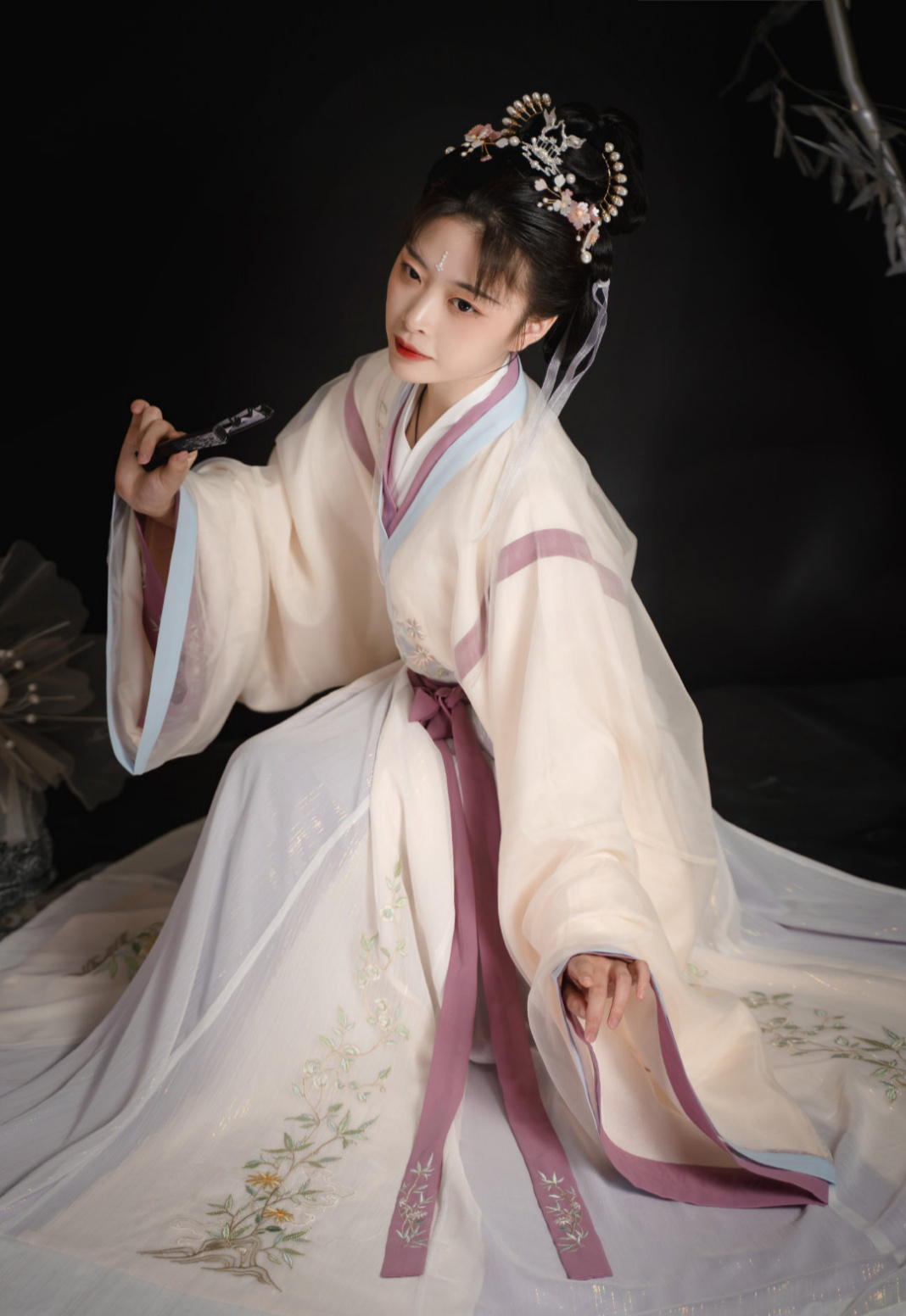 看腻了魏晋风,来看看这些传统的晋制汉服,带你领略魏晋风尚