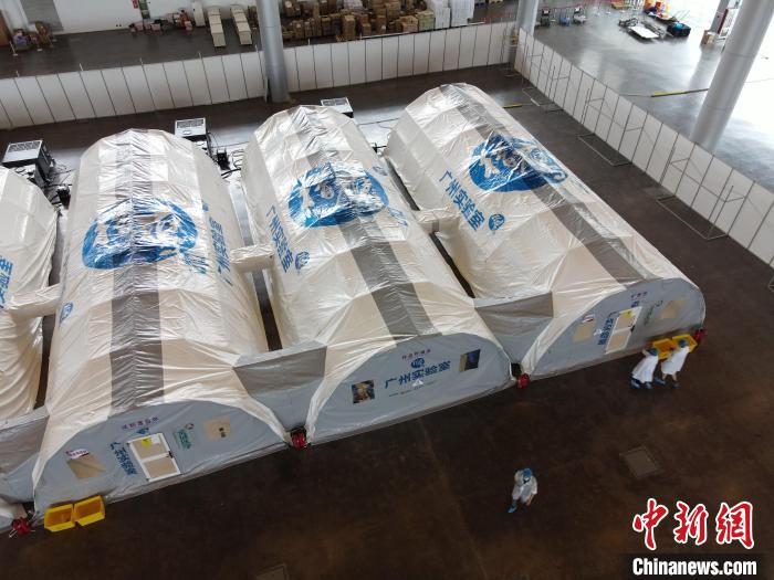 扬州"猎鹰号"实验室昼夜运转 日检测最高达15万管