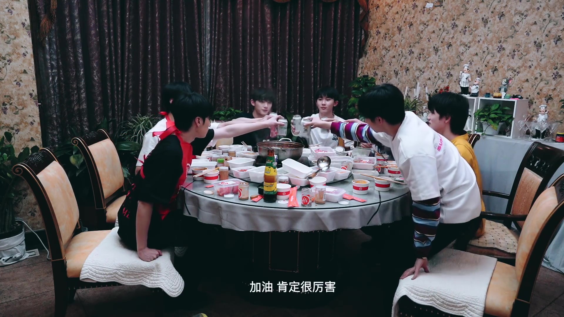 时代少年团纪录片,马嘉祺丁程鑫张真源素颜亮相,小马哥令人心疼