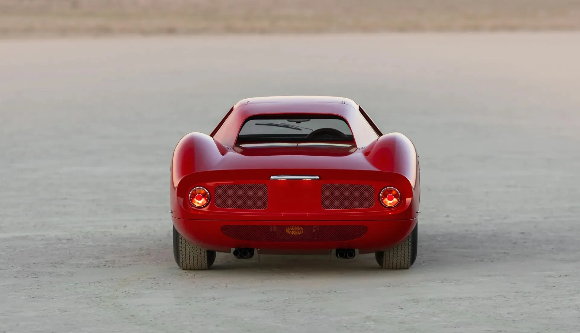 一辆拥有赛车血的统法拉利250 lm拍卖,估价2000万美元