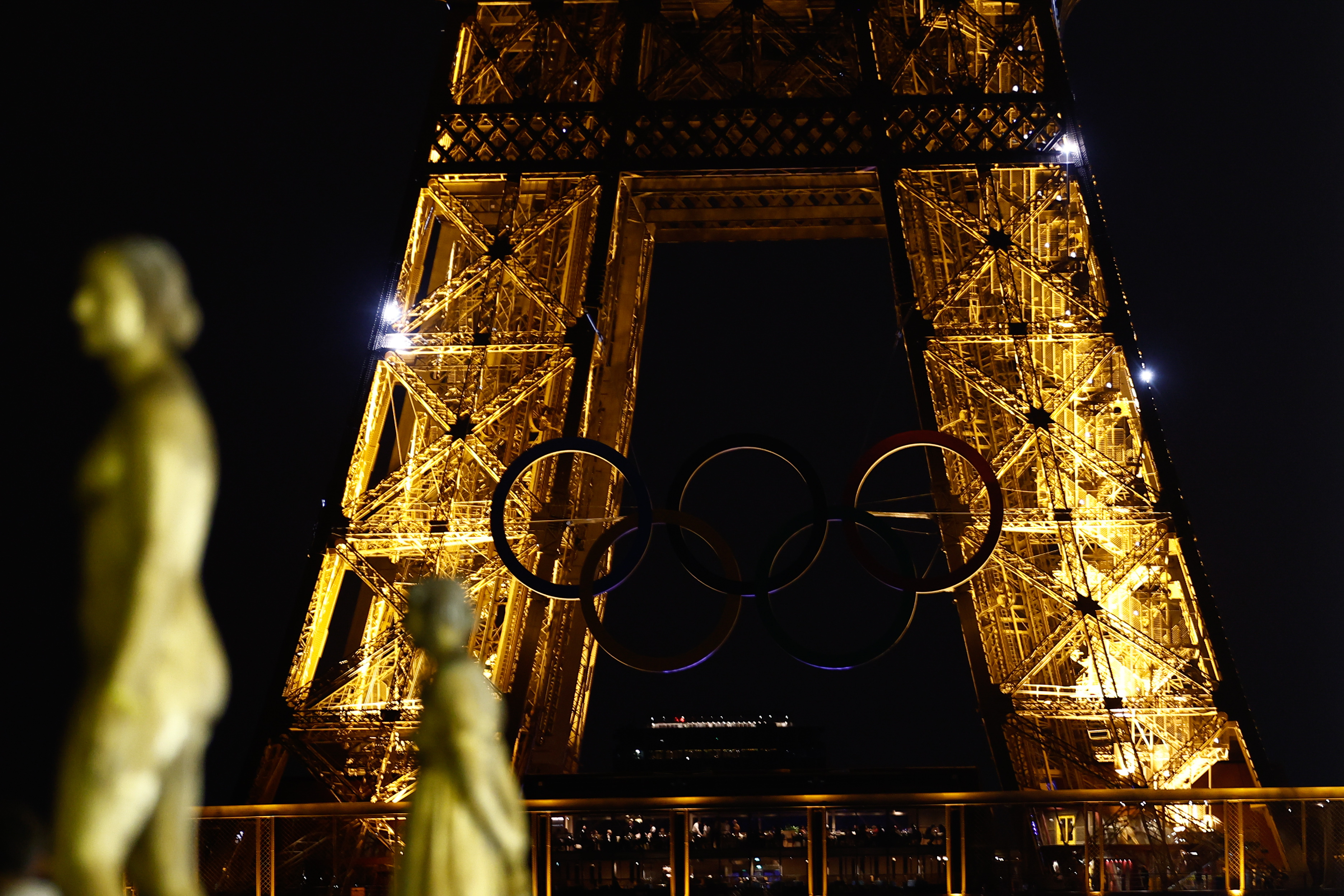 巴黎奥运会——五环点缀埃菲尔铁塔