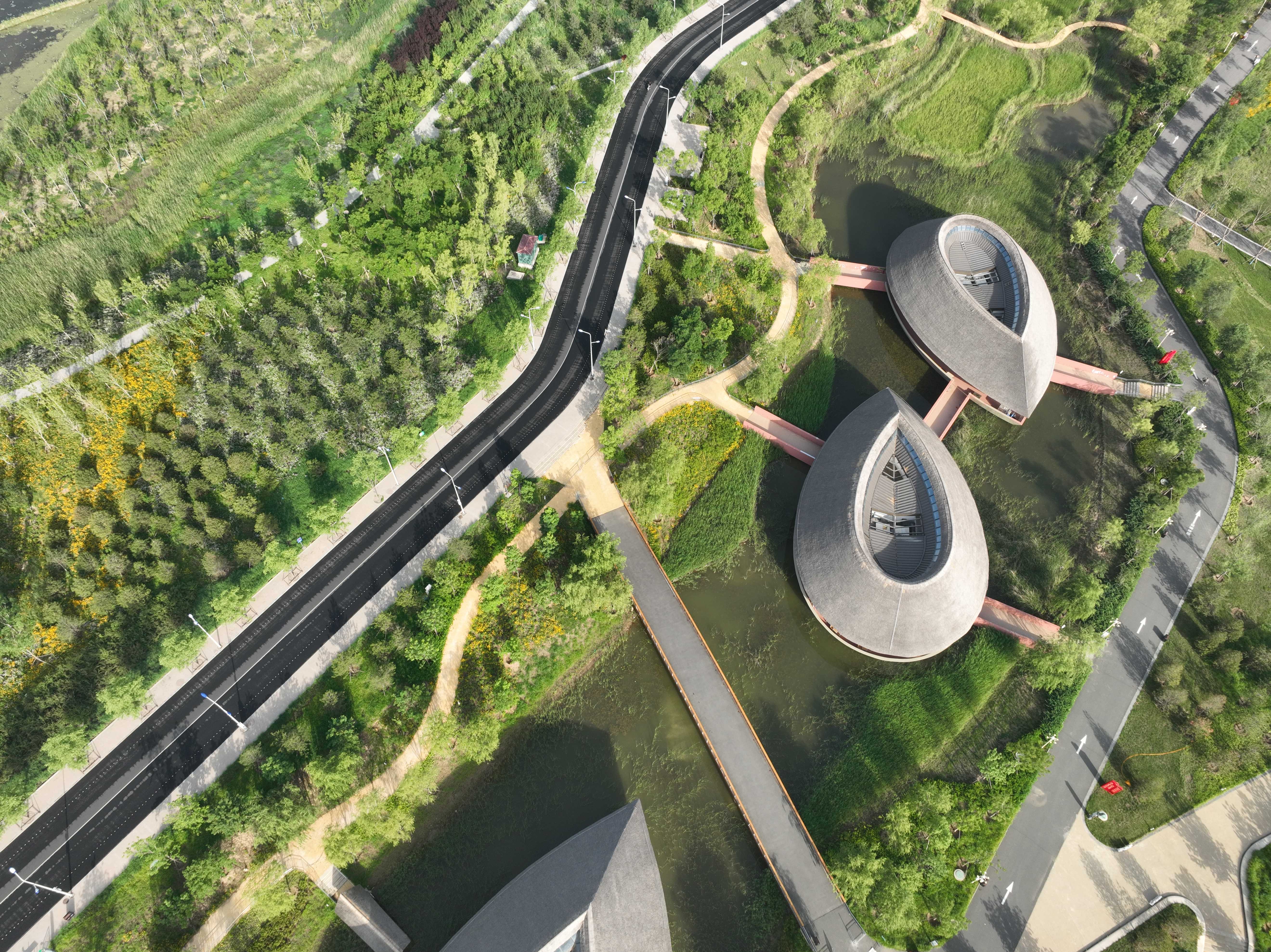 (新华全媒 )天空之眼瞰雄安:拔地而起的"未来之城"