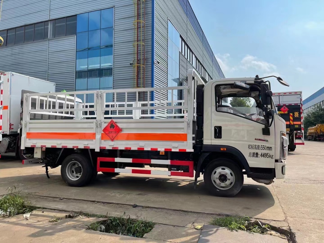 国六重汽气瓶运输车|蓝牌气瓶车|易燃气体运输车|1-9类厢式车