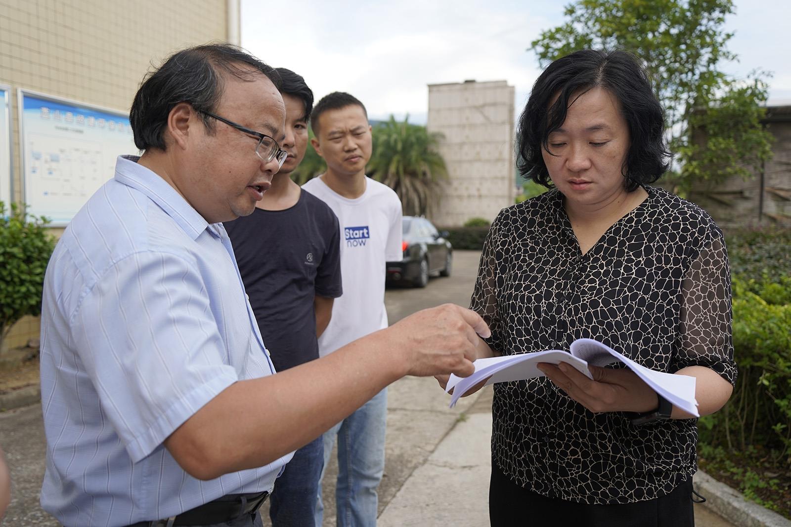 永州讯(蓝山特约记者 肖兴康 唐淑云)8月2日下午,县委副书记,县长邓群