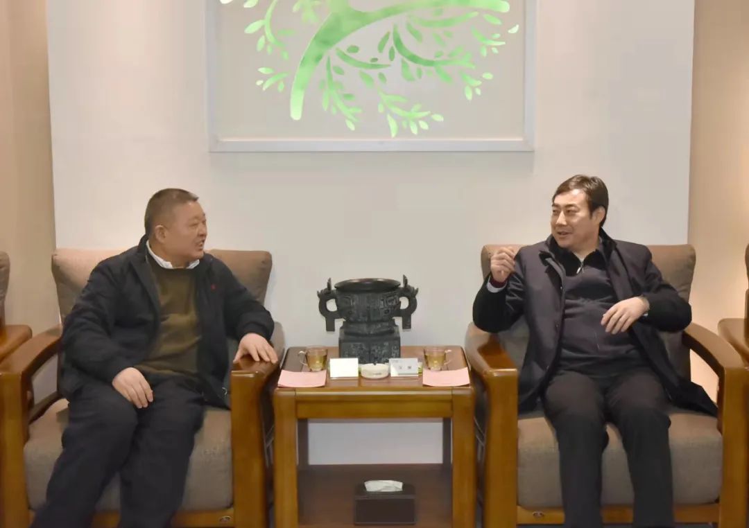 医药科技有限公司董事长吕松涛一行