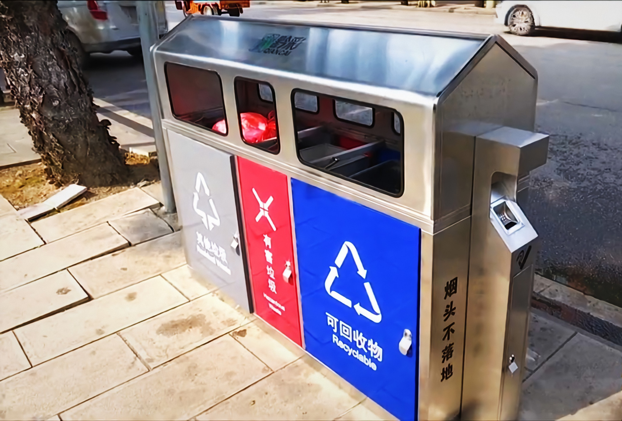 兴义:1400个新式烟头收集箱,44个吸烟区亭全部"上岗"