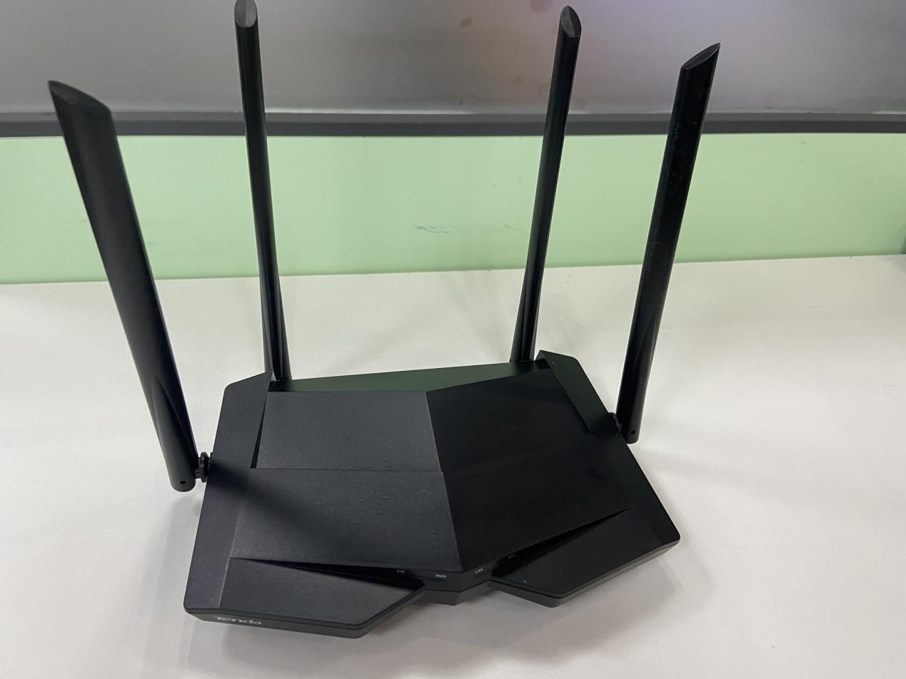 腾达ac10路由器测评:国产芯片首次亮相,性能赶超进口