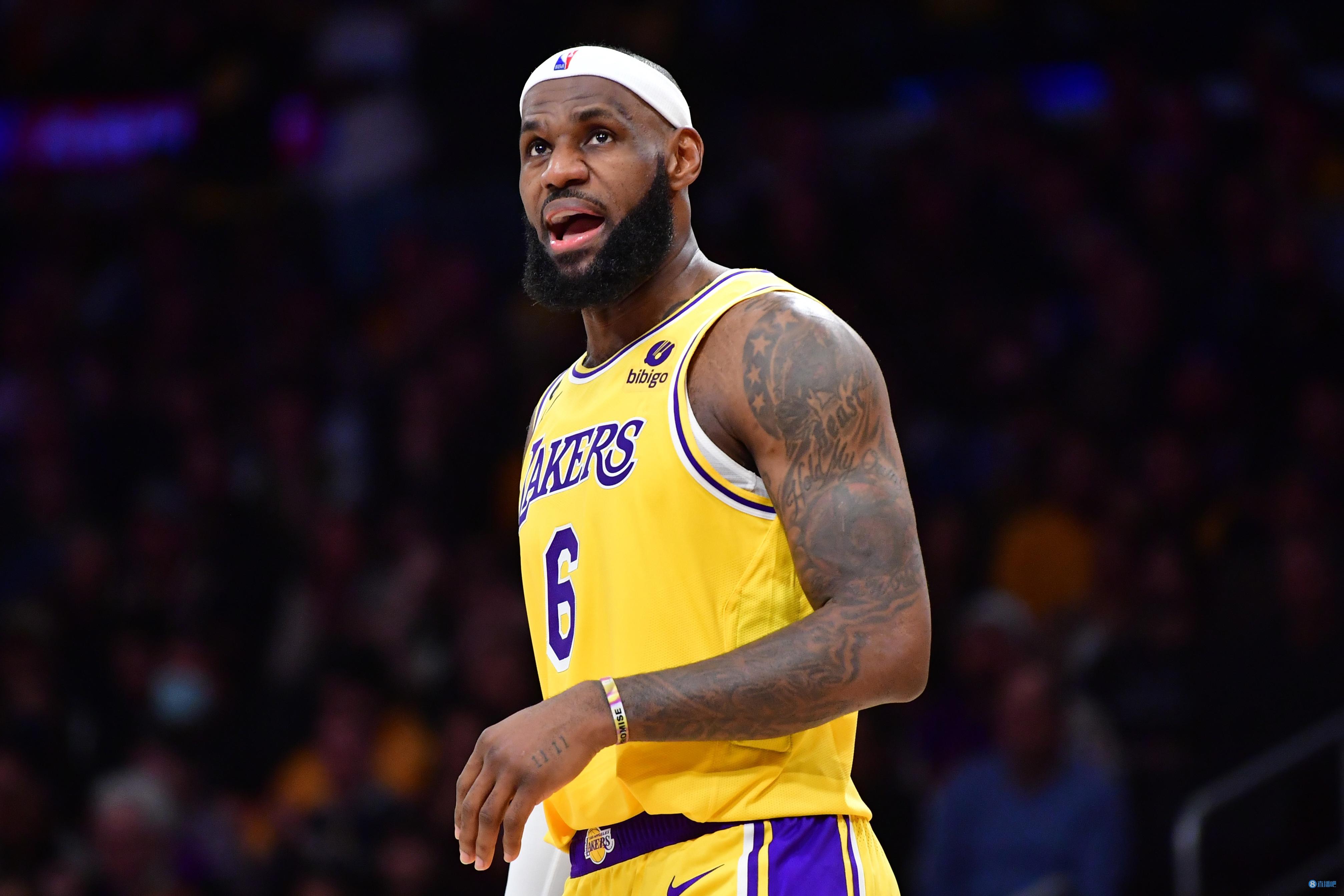 詹姆斯:我今天戴了发带 那代表我nba旅程开始的地方