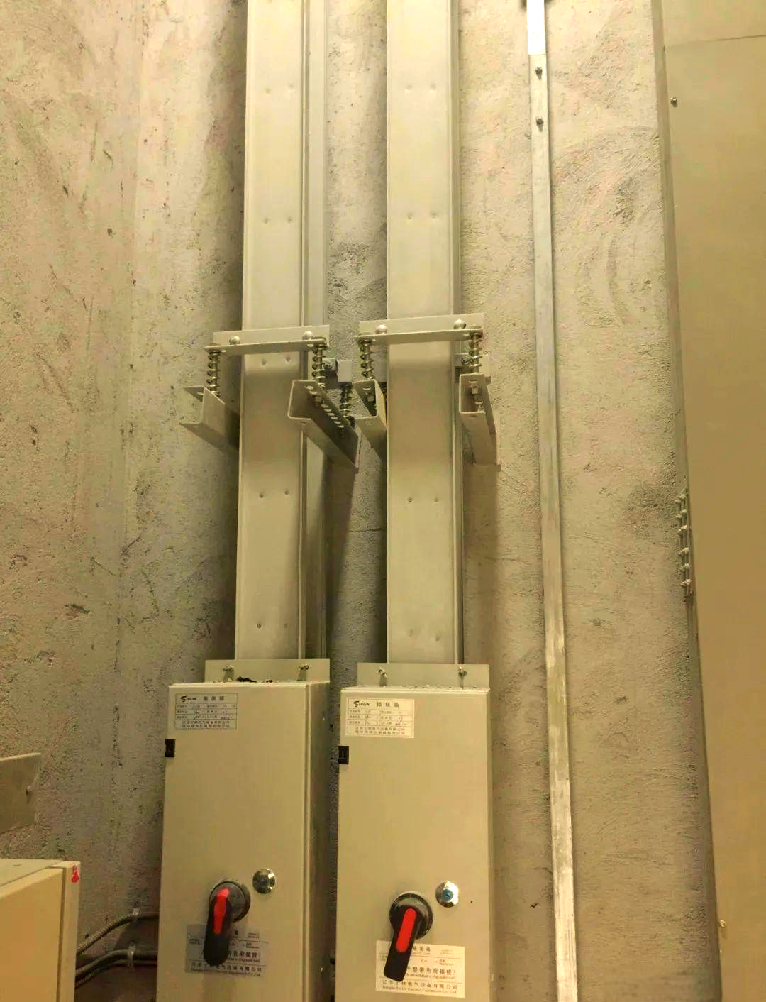 母线槽的多样分类与选型指南