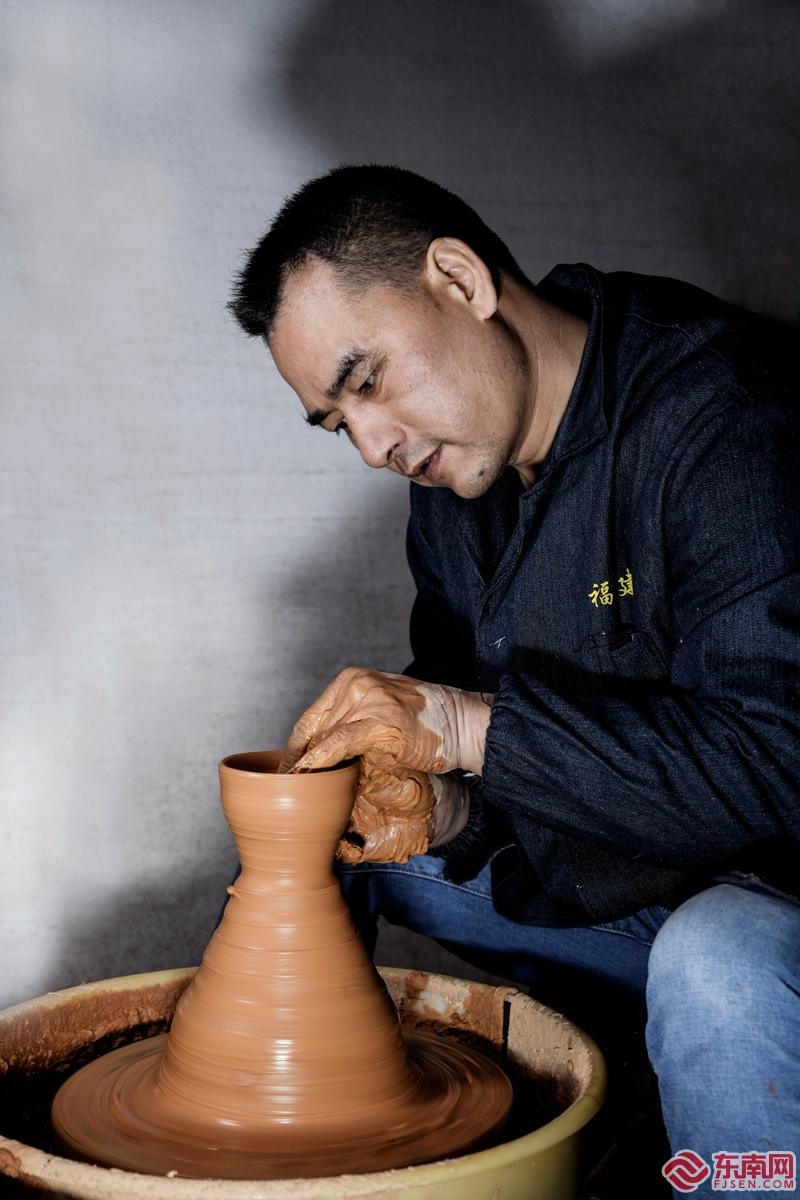 吴周福:把"福"刻进盏里