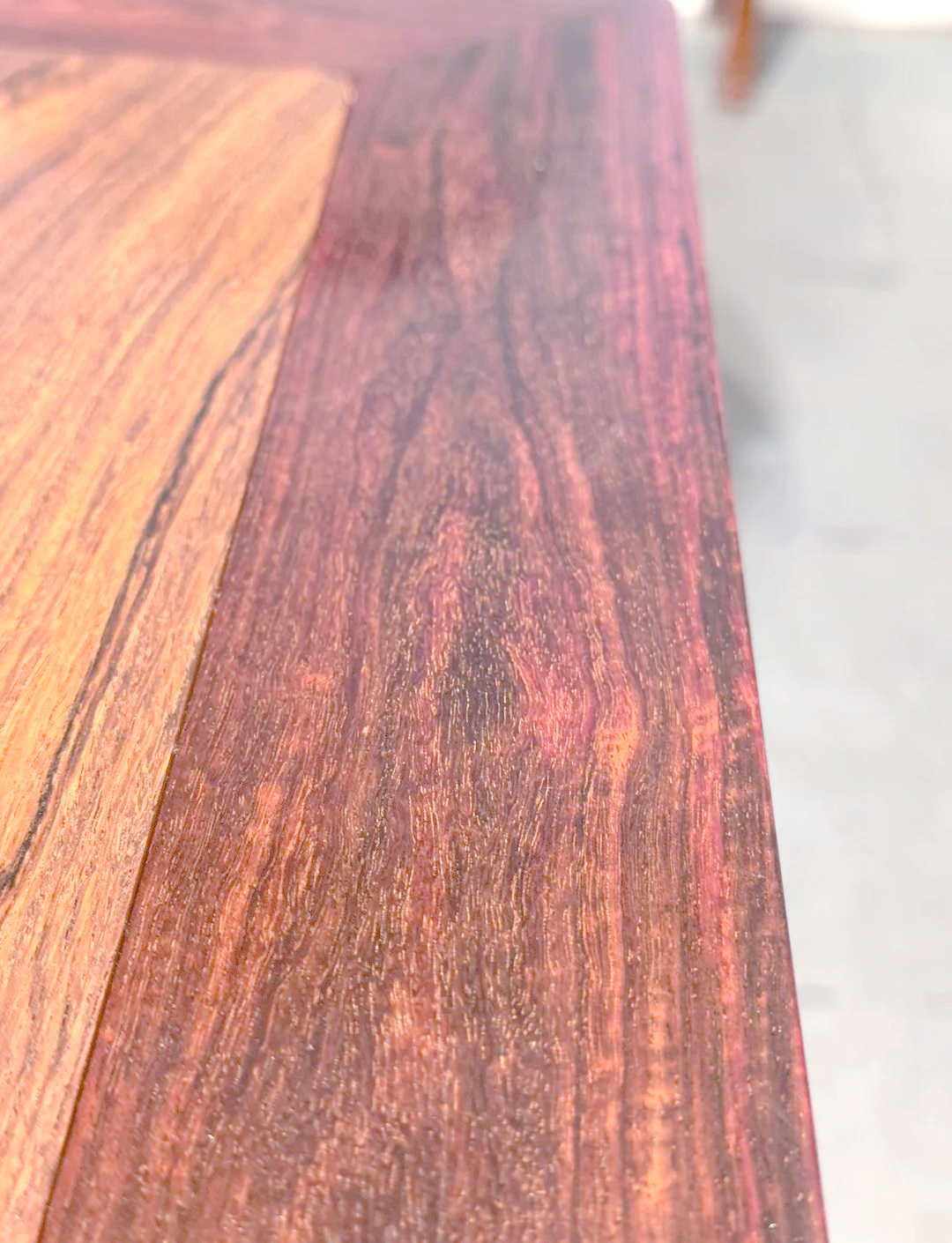 探索顶级木材:印度小叶紫檀,木性稳定,美观至极