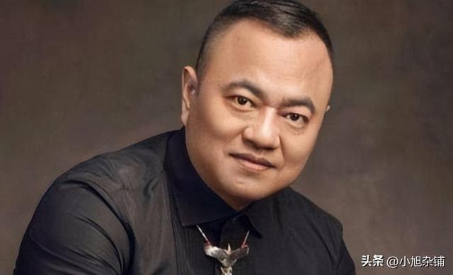 从舞台张扬到毕恭毕敬:小沈阳与张家豪的互动背后藏着什么