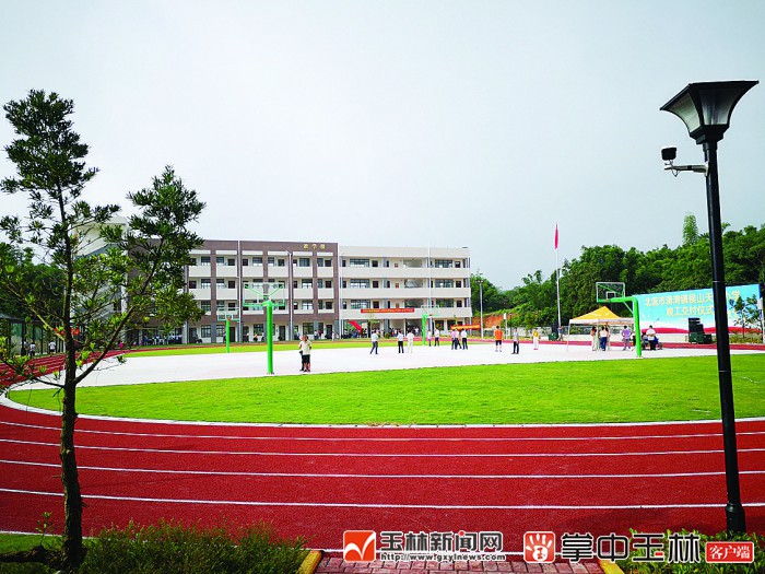 北流市东湖小学图片