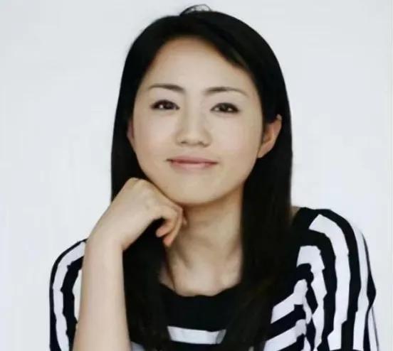 天气预报女主持杨丹,工作28年零失误,39岁生子获幸福