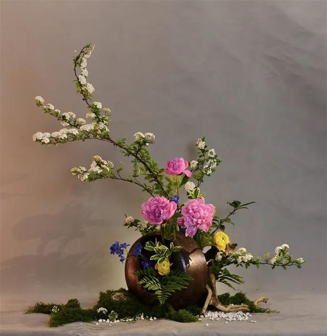 谷雨时节,40个牡丹芍药插花作品,让你尽赏最美春色