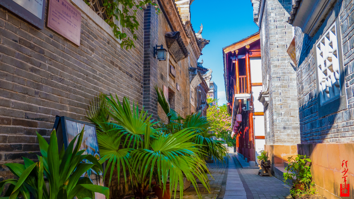 九华阁巷,赣州古城仅九户门楼的迷你小巷,因巷中藏一古阁而得名