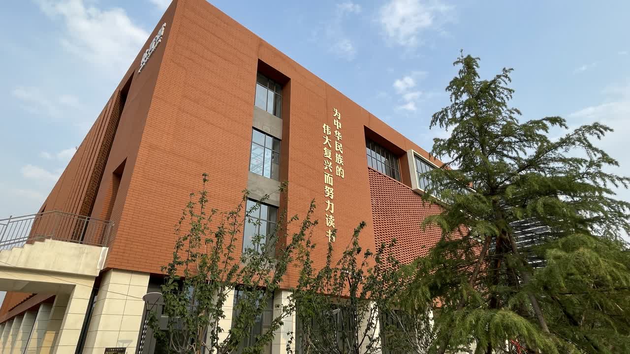 济南私立高中怎么选择?徳雅高中针对性提升