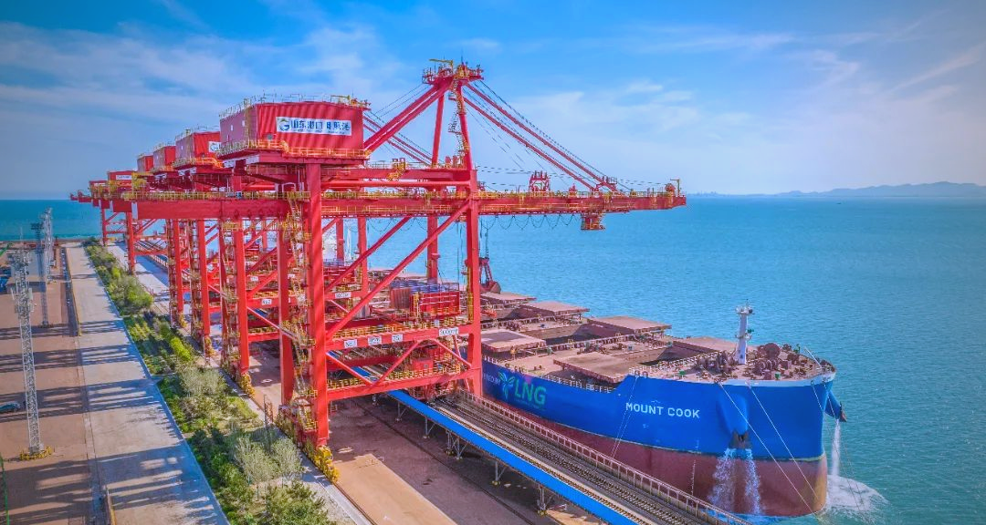 山东港口日照港持续刷新作业纪录,展现强劲动能
