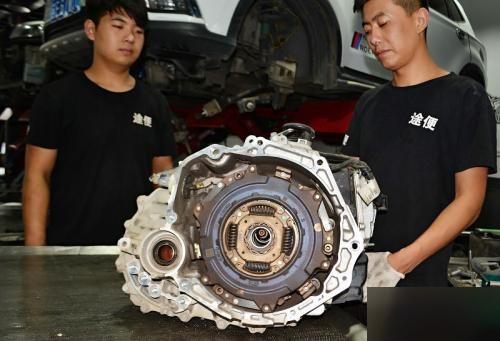 荣威rx5变速箱油多久换,荣威rx5变速箱油怎么更换?