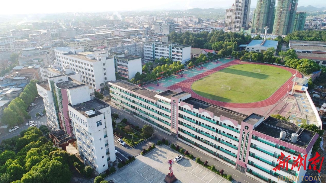 研讨明思路 分享增信心——永州工贸学校举行毕业班教师教学研讨会