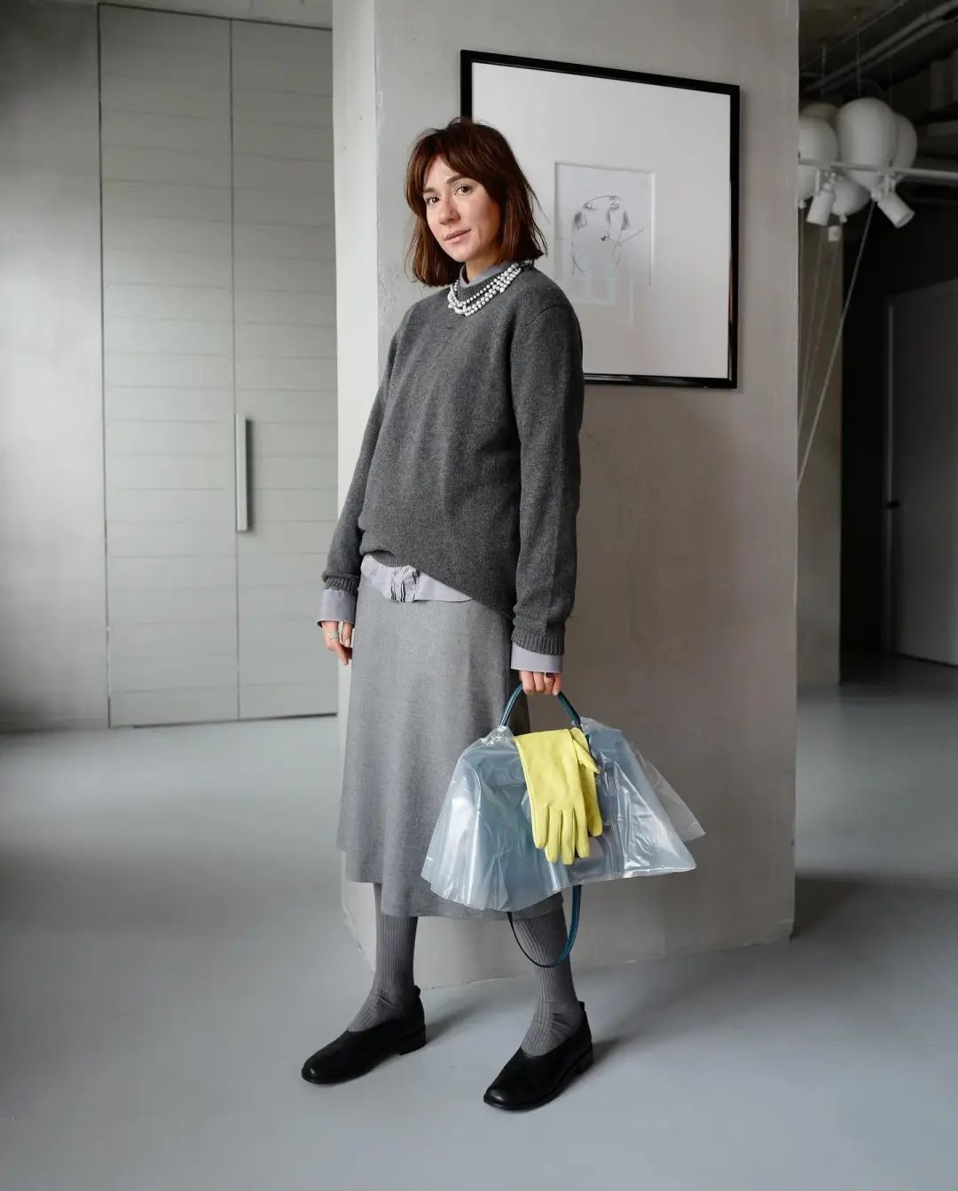 俄罗斯博主irina带着艺术气质的穿搭 喜欢穿短裙的你可以保存很多图