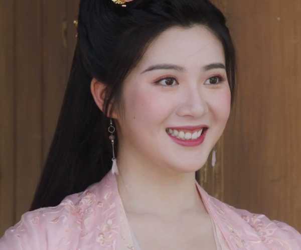 《玉面桃花》石洁茹演得好,虽然上线时间晚,但却非常出彩