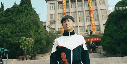 他甚至承诺周星驰,如果由自己出演,可以打包票能拿到60亿票房,而自己